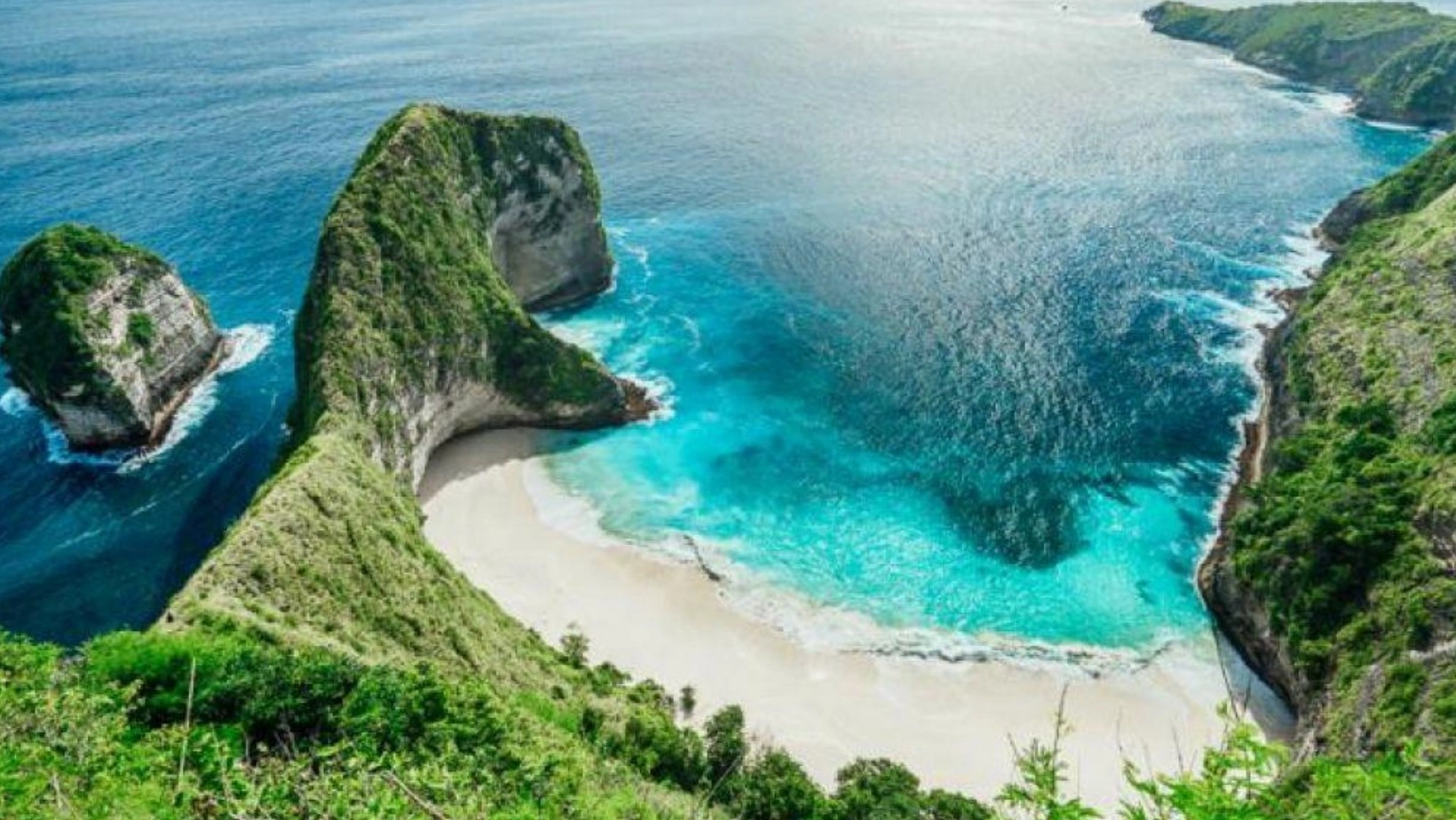 T-Rex Bay Nusa Penida